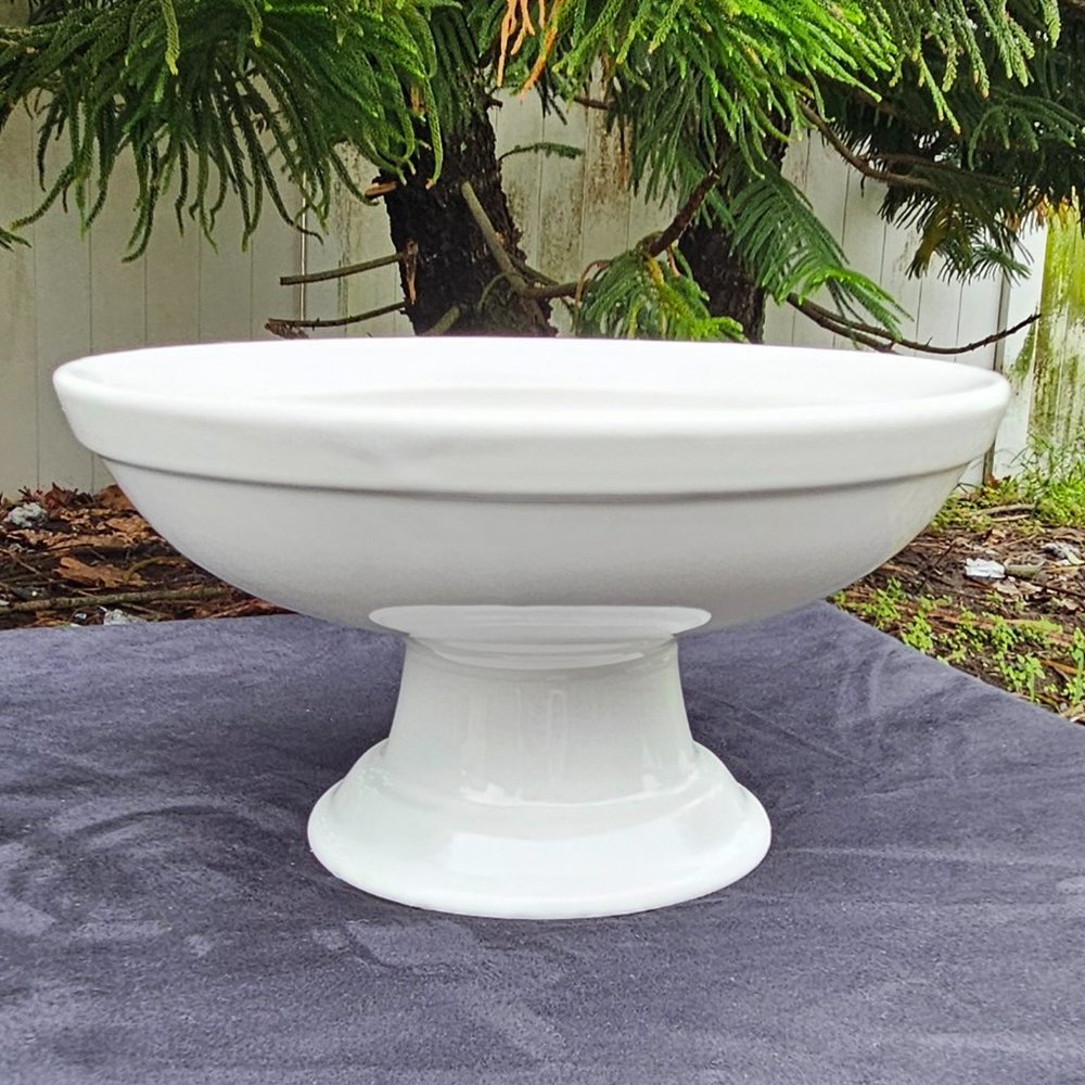 HALL White Ceramic Fruit Bowl Pedestal stand Hard to find